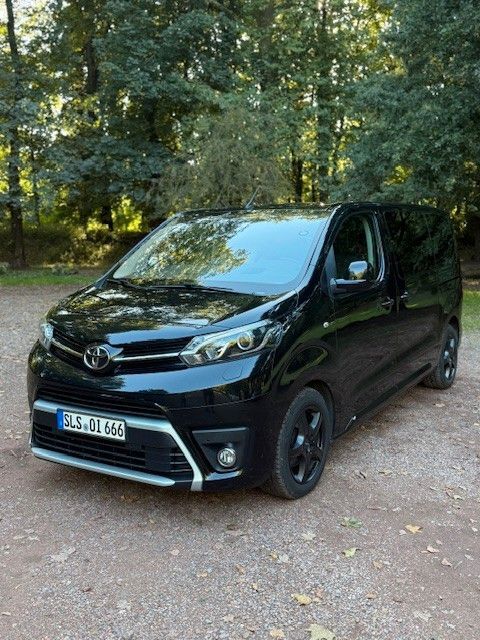 Toyota Verso 129.203 km 29.900 € Schwalbach 66773