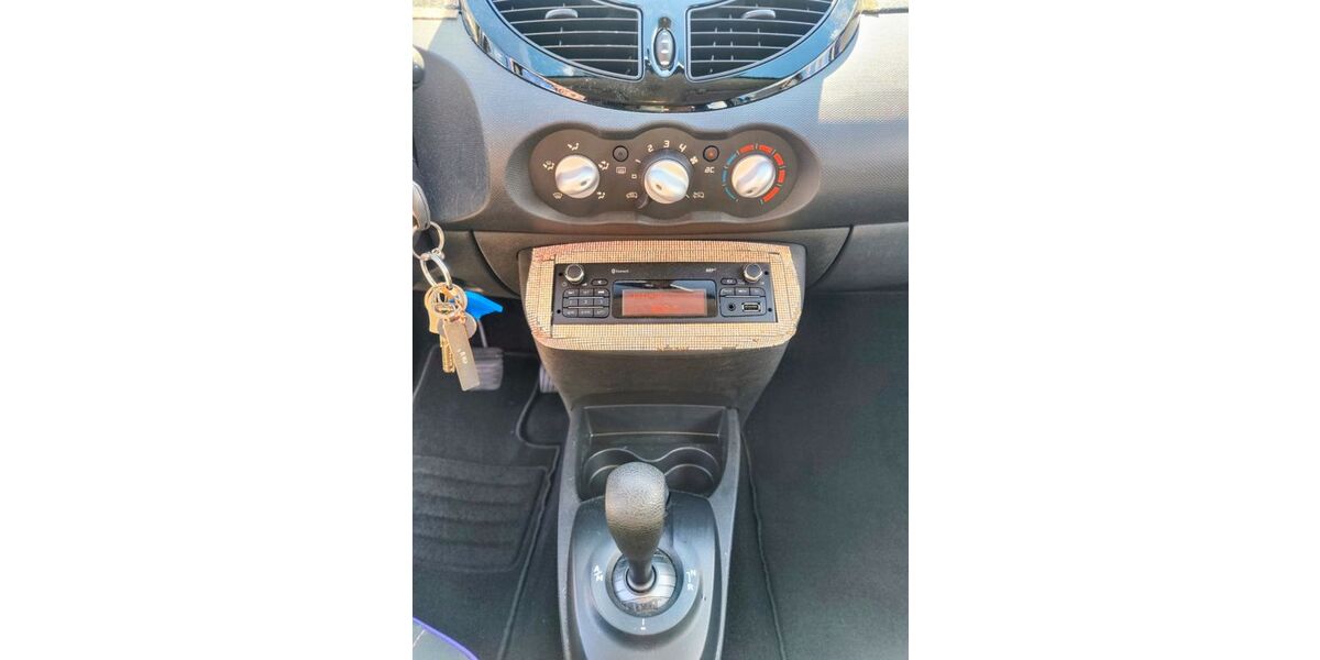 Renault Twingo 143.736 km 3.000 &euro; Melle 49324