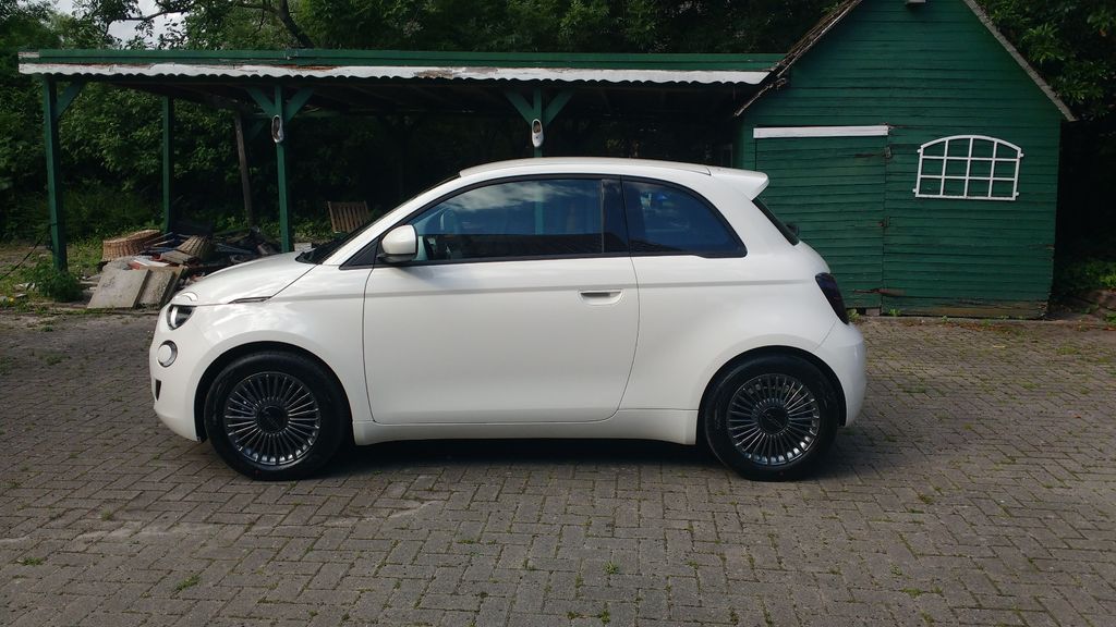 Fiat 500e 24.300 km 15.489 &euro; Wilhelmshaven 26382
