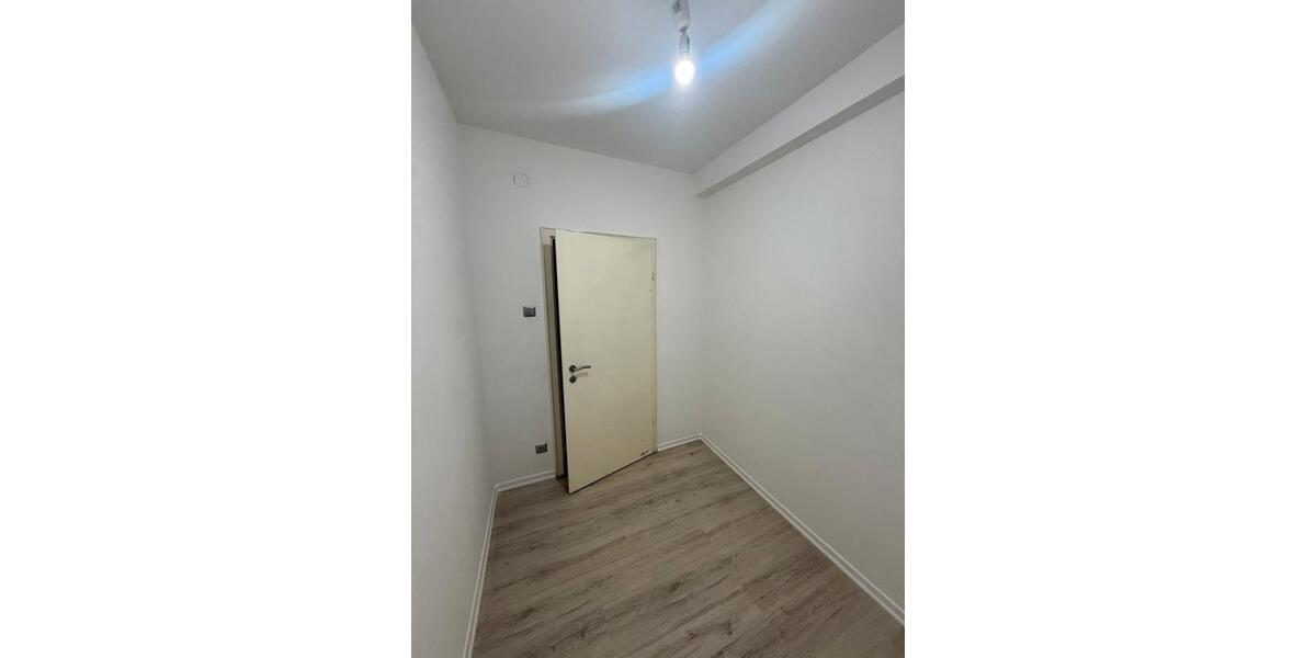 Dachgeschoßwohnung Tuttlingen - 3.5 Zimmer, 87 m&sup2;, 1.180&euro; | Angebot:26660147