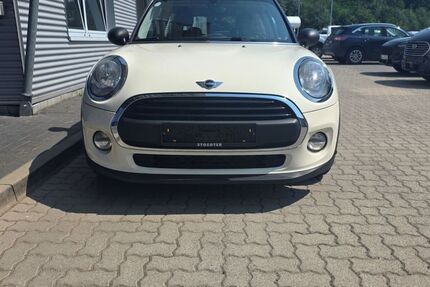 Mini One First 133.000 km 7.900 &euro; Dannenberg 29451