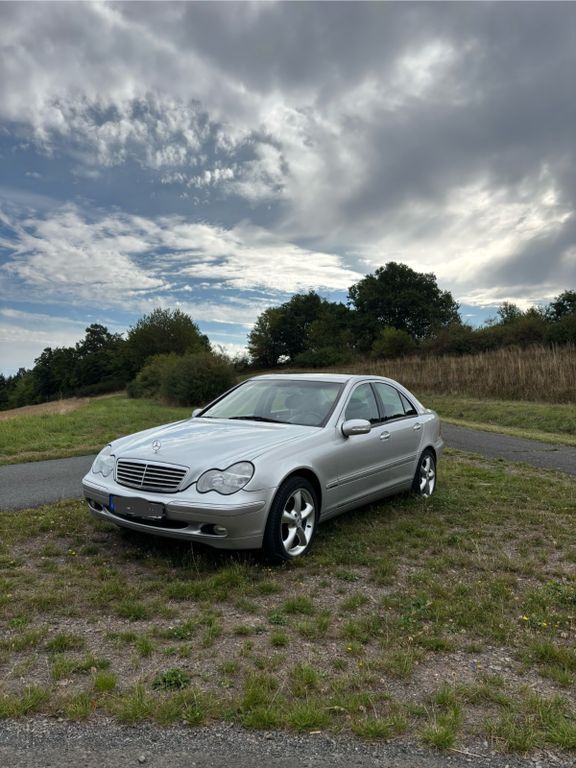 Mercedes-Benz C 180 182.000 km 3.300 € Wetter-Treisbach 35083