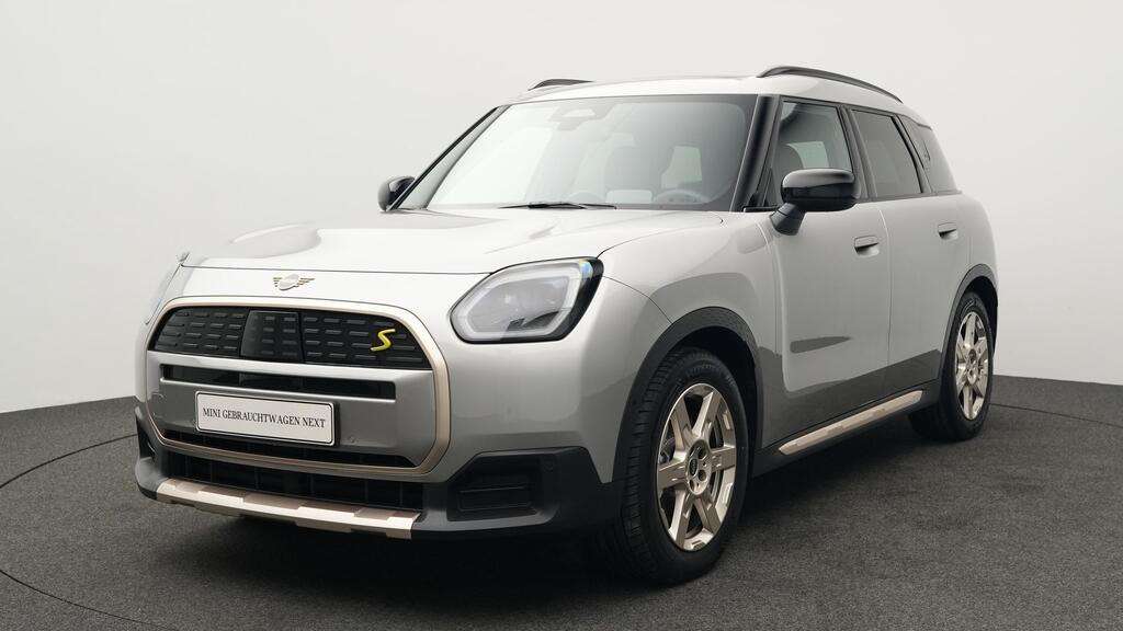 Mini Countryman SE All4 16.079 km 39.990 &euro; München 80788
