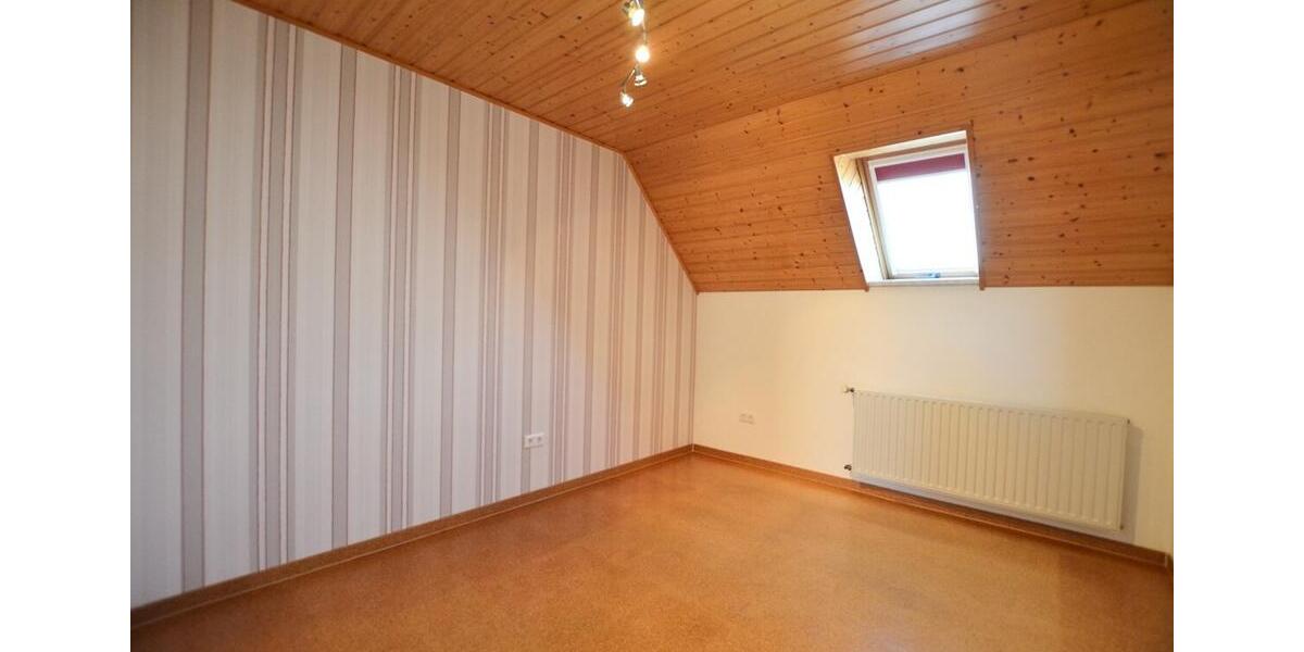 Etagenwohnung Borchen - 4 Zimmer, 97 m&sup2;, 595&euro; | Angebot:25479729