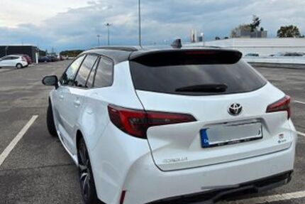 Toyota Corolla 19.000 km 31.800 € Leverkusen 51373