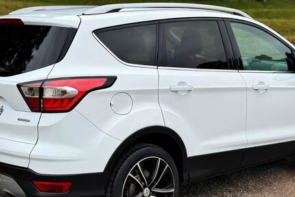Ford Kuga 90.000 km 13.800 € Düren 52351