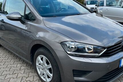 VW Golf Sportsvan 189.000 km 7.990 &euro; München 81825