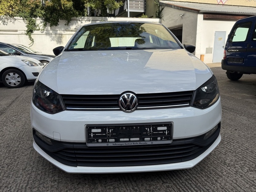 VW Polo 1.0. Trendline Klima 1.Hand 71.800 km 6.900 € Berlin 10247