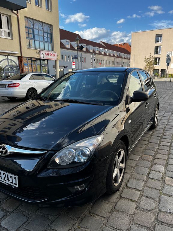i30