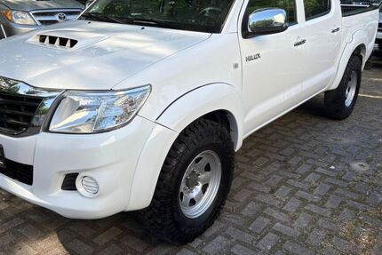 Toyota Hilux 177.000 km 17.300 &euro; Hamburg 20535