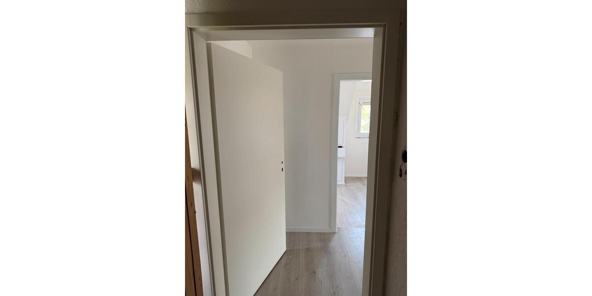 Dachgeschoßwohnung Bondorf - 3 Zimmer, 75 m&sup2;, 1.000&euro; | Angebot:26660124