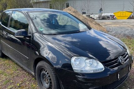 VW Golf 268.500 km 1.500 &euro; Lennestadt (Meggen)…. 57368