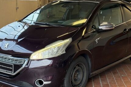 Peugeot 208 173.246 km 2.400 &euro; Soest 59494