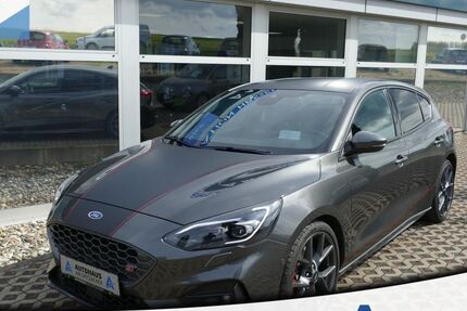 Ford Focus 38.431 km 23.490 &euro; Karben 61184