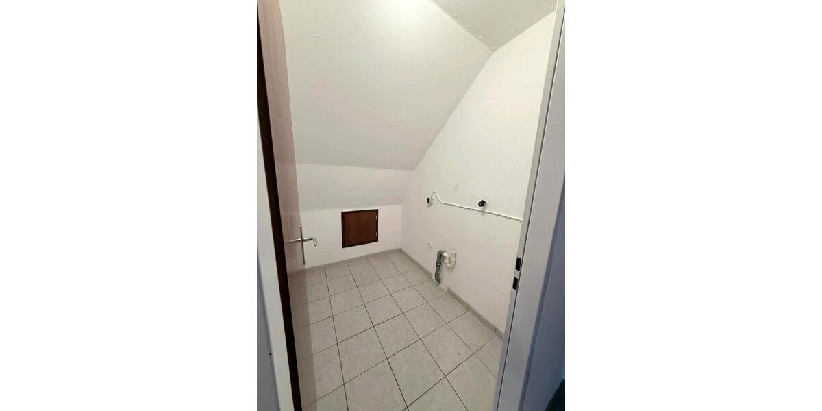 Dachgeschoßwohnung Finnentrop - 2 Zimmer, 68 m&sup2;, 700&euro; | Angebot:25297511