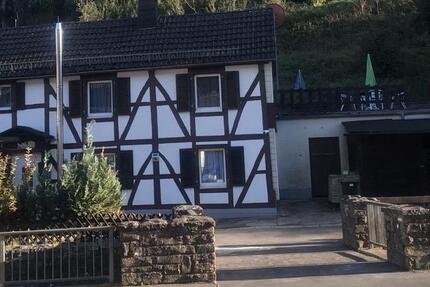 Haus Kall - 3 Zimmer, 80 m&sup2;, 800&euro; | Angebot:26426754