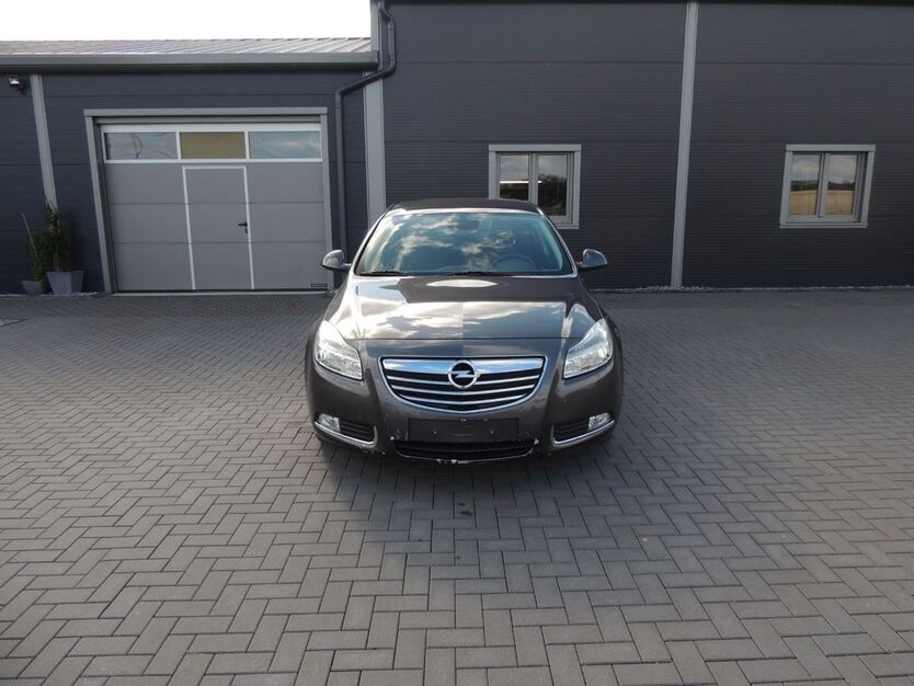 Opel Insignia 182.923 km 4.900 € Hofgeismar 34369