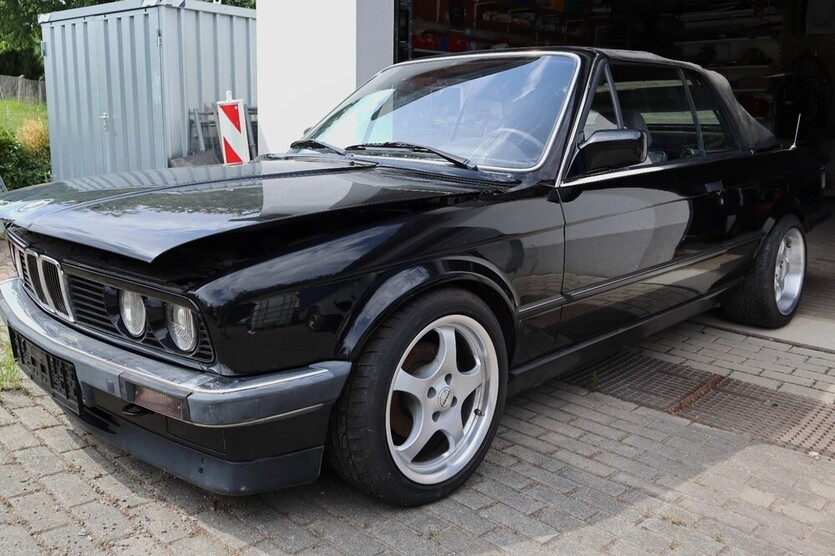 BMW E30