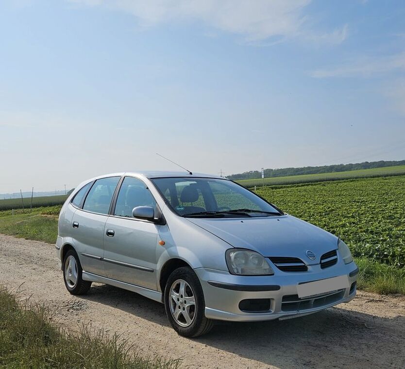 Almera Tino