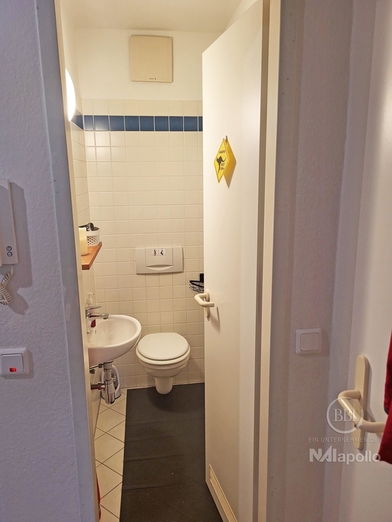 PROVISIONSFREIE DACHGESCHOSSWOHNUNG MIT WEITBLICK UND STELLPLATZ ALS KAPITALANLAGE! 4 zimmer