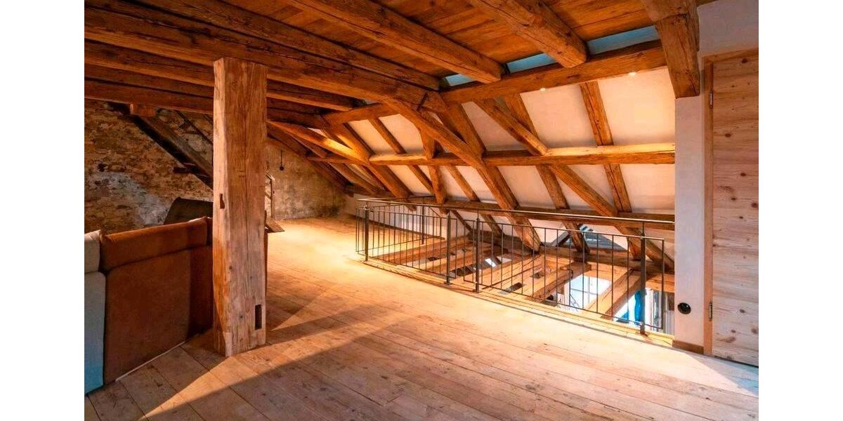 Mehrfamilienhaus, Wohnhaus Roßwein - 8 Zimmer, 140 m&sup2;, 689&euro; | Angebot:26550727