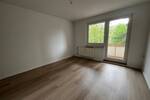 Etagenwohnung Zwickau Neuplanitz - 4 Zimmer, 70 m&sup2;, 400&euro; | Angebot:26673972