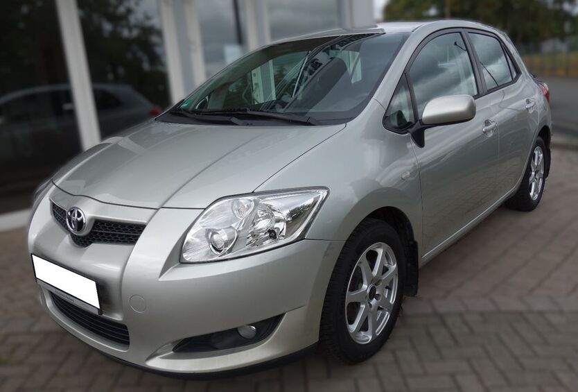 Toyota Auris 143.000 km 5.800 € Herborn 35745