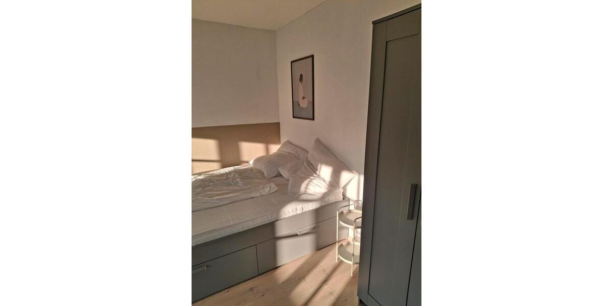 Dachgeschoßwohnung Lübeck Sankt Lorenz Nord - 1 Zimmer, 37 m&sup2;, 660&euro; | Angebot:26320759