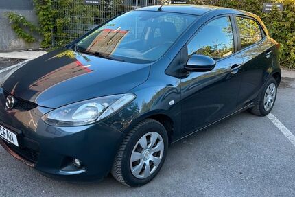 Mazda 2 111.000 km 3.850 &euro; Neuss 41472