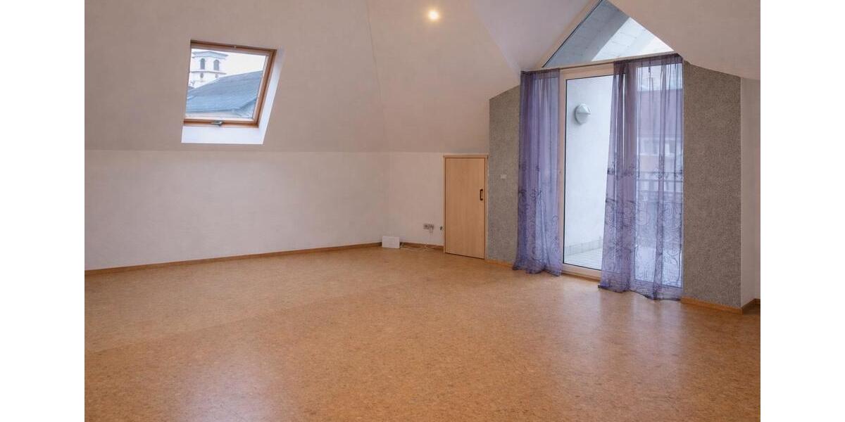 Dachgeschoßwohnung Weiskirchen - 2 Zimmer, 80 m&sup2;, 550&euro; | Angebot:26320928
