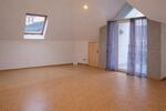Dachgeschoßwohnung Weiskirchen - 2 Zimmer, 80 m&sup2;, 550&euro; | Angebot:26320928