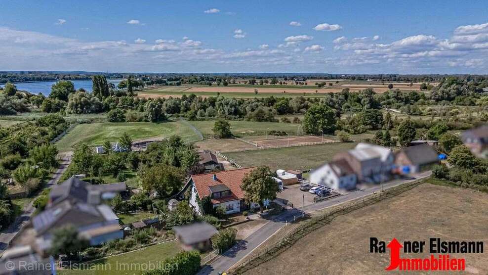 Haus zum Kaufen in Emmerich am Rhein 698.000 € 305 m²