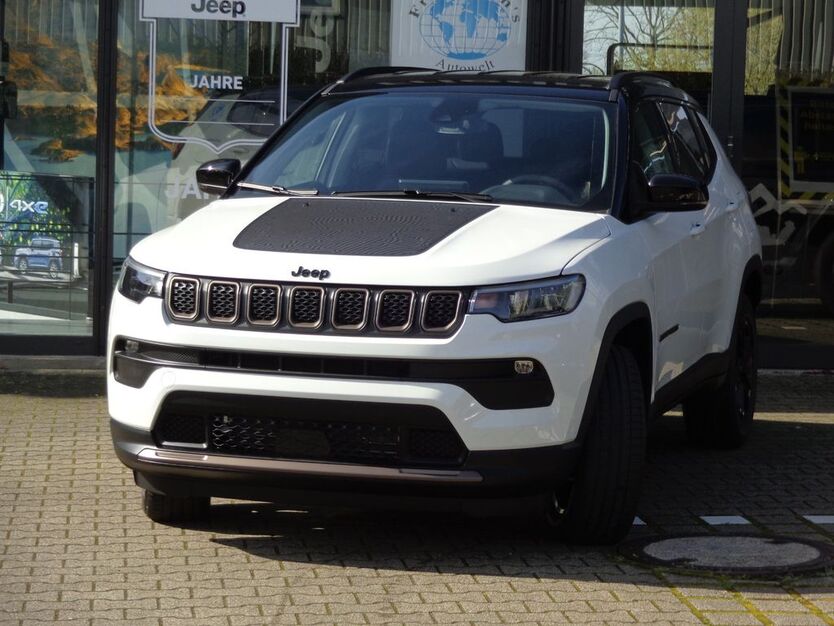 Jeep Compass 100 km 36.490 € Bühl 77815