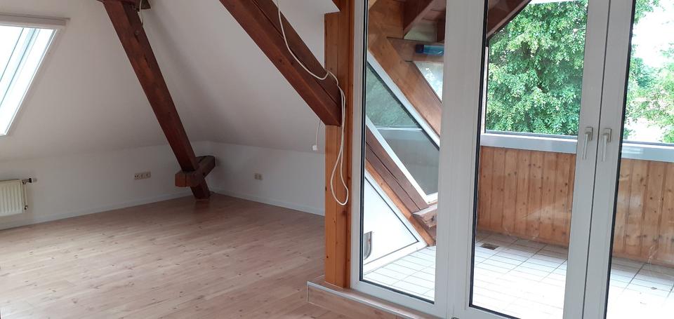 Dachgeschoßwohnung Ober-Olm Olm - 3 Zimmer, 70 m&sup2;, 700&euro; | Angebot:26561634