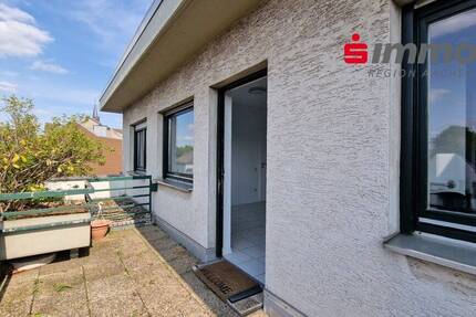 Penthousefeeling inklusive! Bezugsfreie 3-Zimmerwohnung mit großer Loggia in Herzen von Kohlscheid 3 zimmer