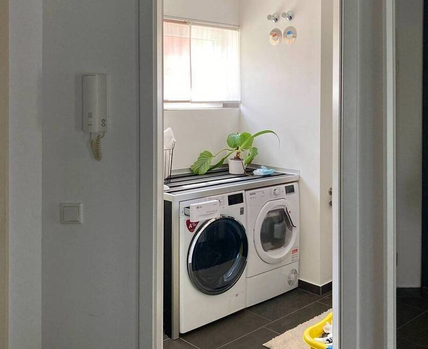 2-Zimmer-Wohnung mit 2 Bädern, Terrasse, Kfz-Stellplatz
