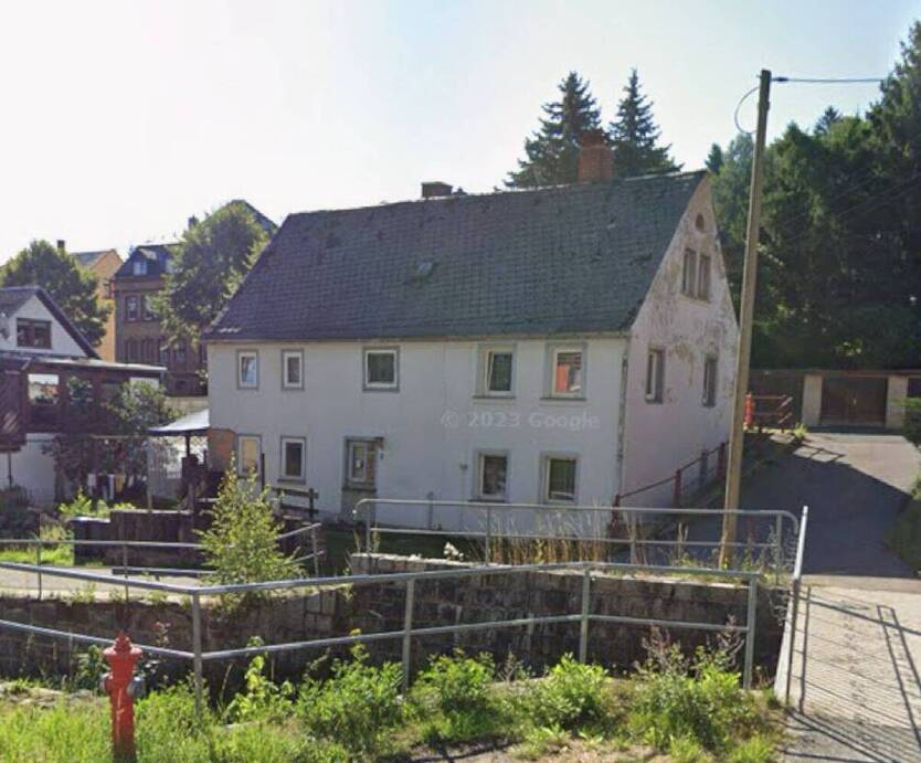 Zweifamilienhaus mit Potential! Sanierungsobjekt in idyllischer Lage
