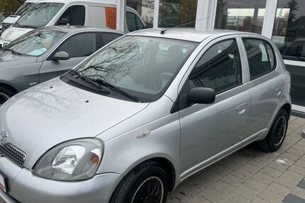 Toyota Yaris 152.000 km 2.599 &euro; Singen 78224