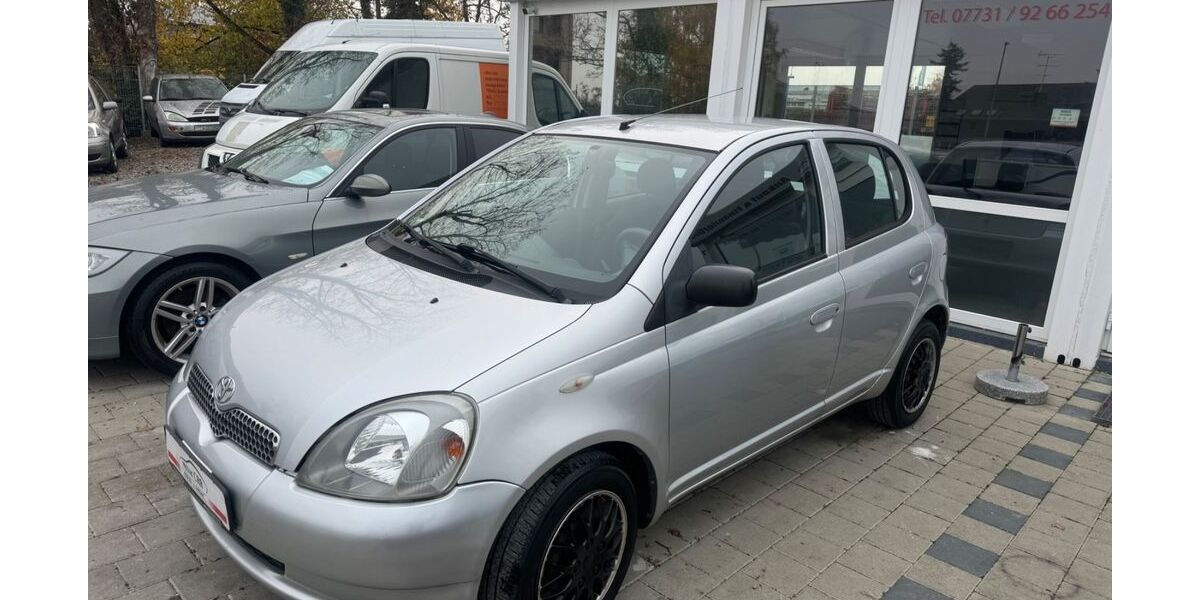 Toyota Yaris 152.000 km 2.599 &euro; Singen 78224