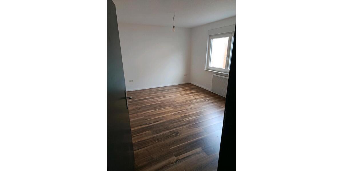 Renovierte 2,5 Zimmerwohnung 2 zimmer