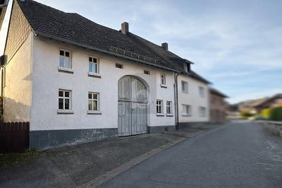 MIT EINLIEGERBEREICH UND ENTWICKLUNGSPOTENZIAL - Einfamilienhaus Marsberg | Angebot:25537433