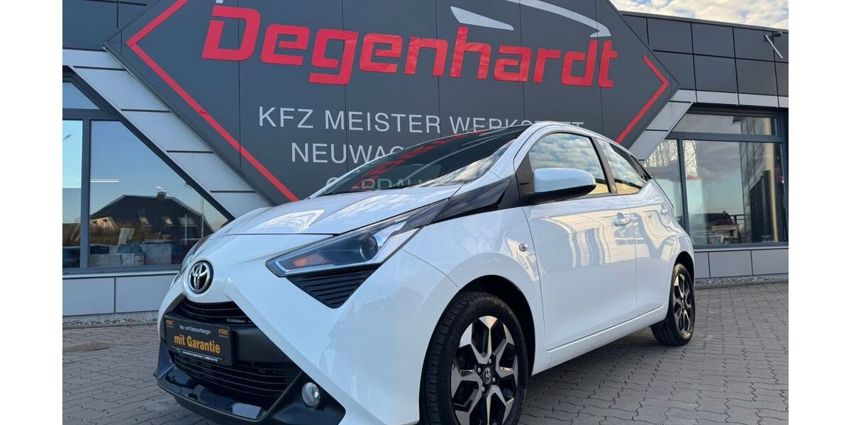 Toyota Aygo (X) 54.411 km 11.990 &euro; Mönchhagen 18182