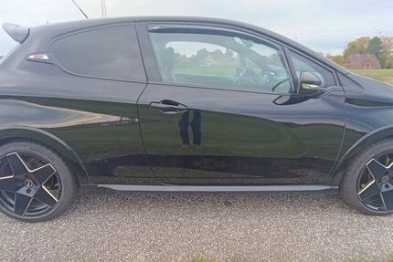 Peugeot 208 172.310 km 6.500 &euro; Hamburg 21037