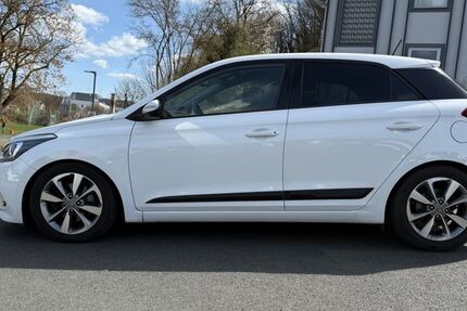 Hyundai i20 103.000 km 10.800 &euro; Niederselters 65618