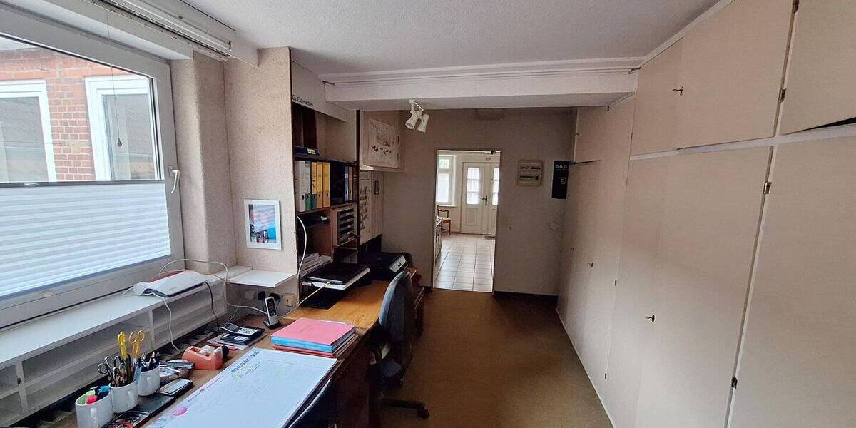 Einfamilienhaus Meldorf - 8 Zimmer, 150 m&sup2;, 299.000&euro; | Angebot:26434004