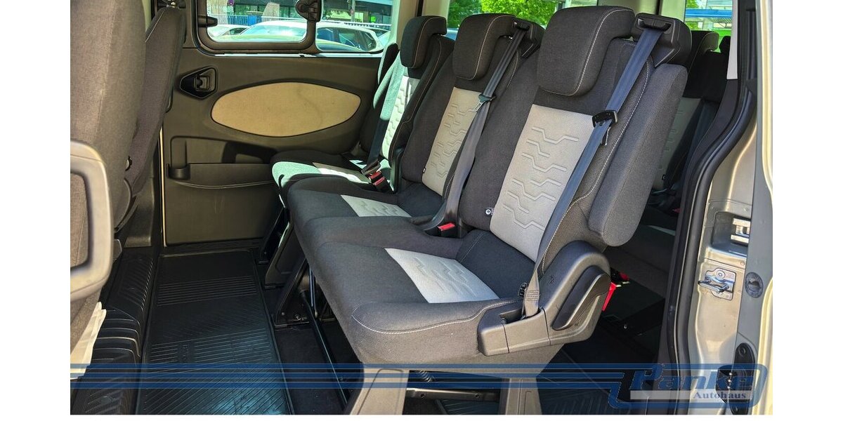 Ford Tourneo Custom 300 L1 Titanium*8Sitz*AHK*SHZ*NAV 100.000 km 19.990 &euro; Berlin 13187