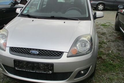 Ford Fiesta 138.996 km 1.250 € Plauen 08523