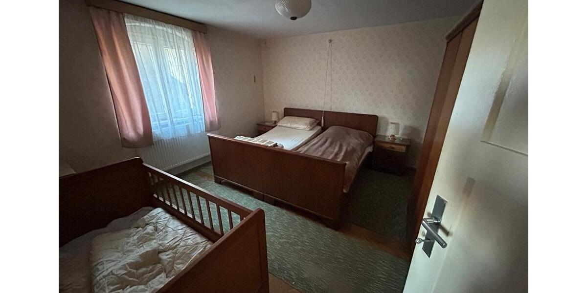 Einfamilienhaus Bischofswerda - 6 Zimmer, 120 m&sup2;, 100.000&euro; | Angebot:27190274