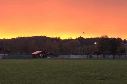 Schöne 3 12 Zimmerwohnung im OG und Gewerbe im EG zu vermieten 3 zimmer