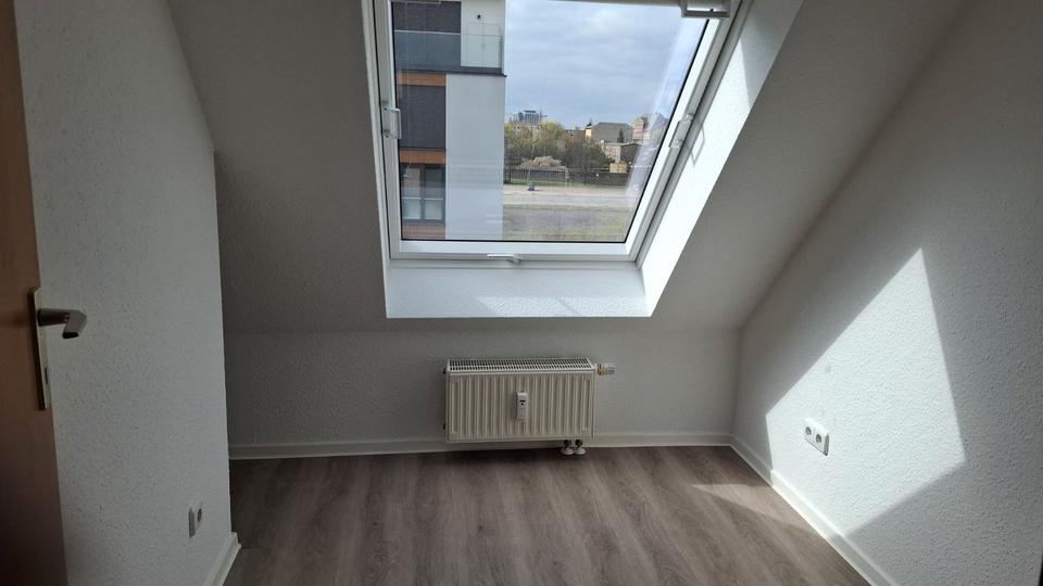 Dachgeschoßwohnung Magdeburg Brückfeld - 3.5 Zimmer, 86 m&sup2;, 605&euro; | Angebot:26278443